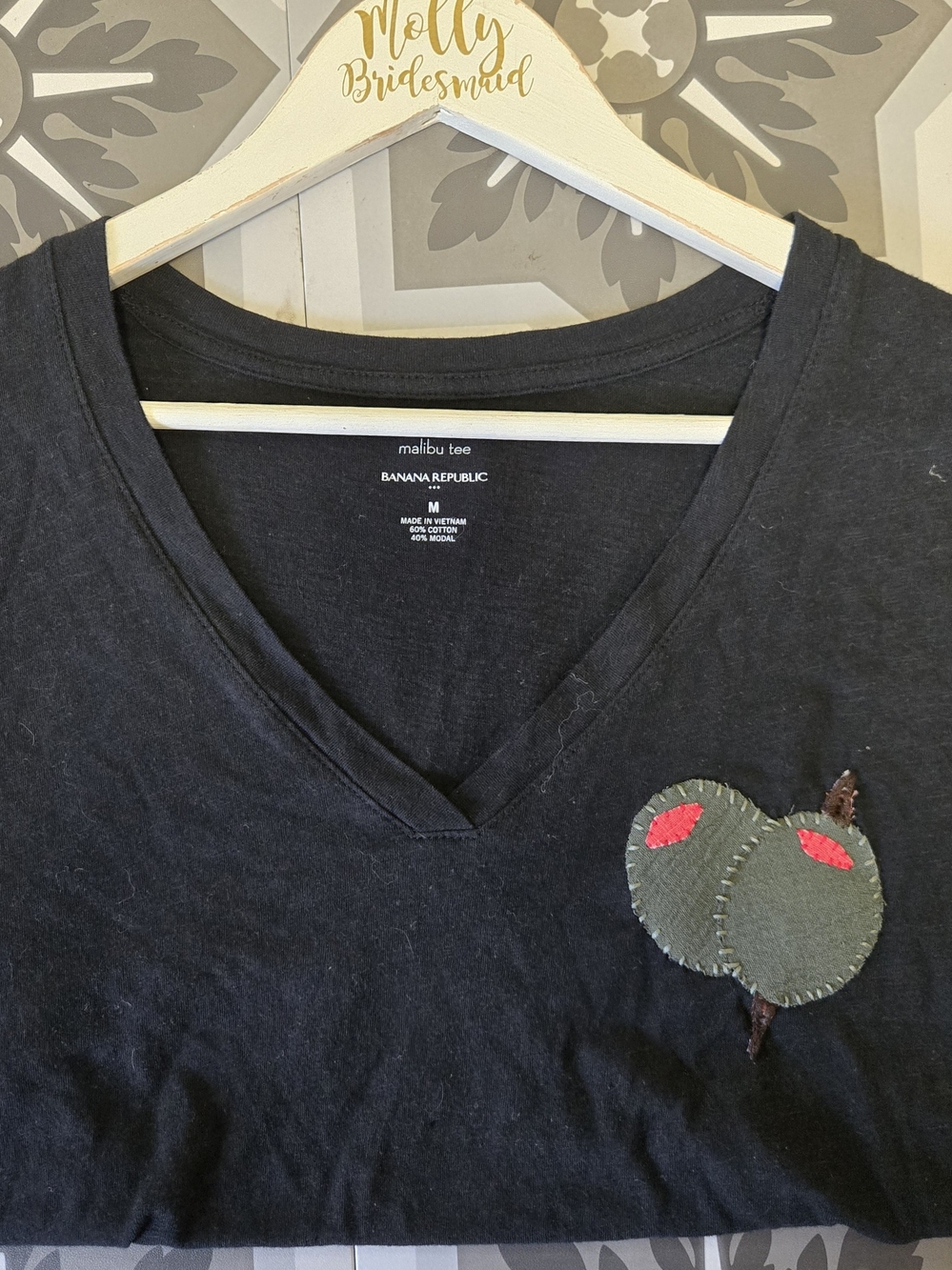 Banana Republic V-Neck Black Tee with Olive Patchwork - Picture 2 of 4